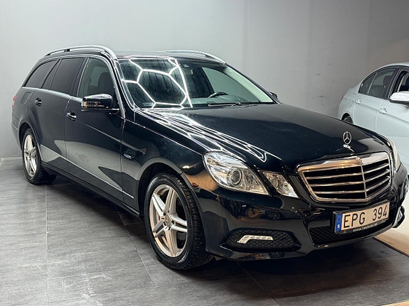 Mercedes-Benz E200 2 of 5