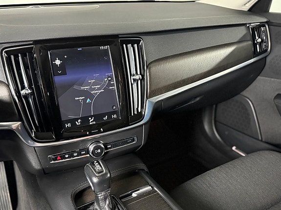 Volvo V90 Cross Country 13 of 21