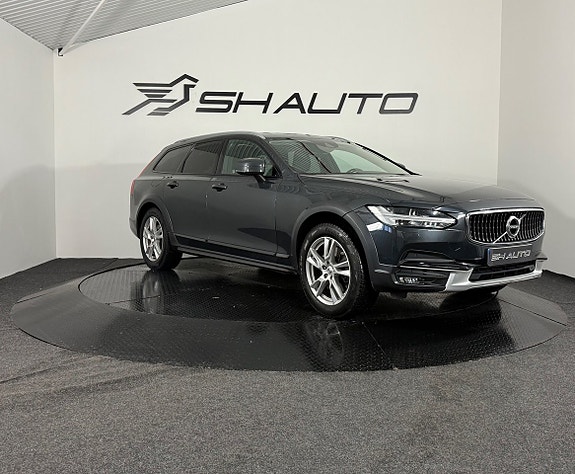Volvo V90 Cross Country 3 of 5
