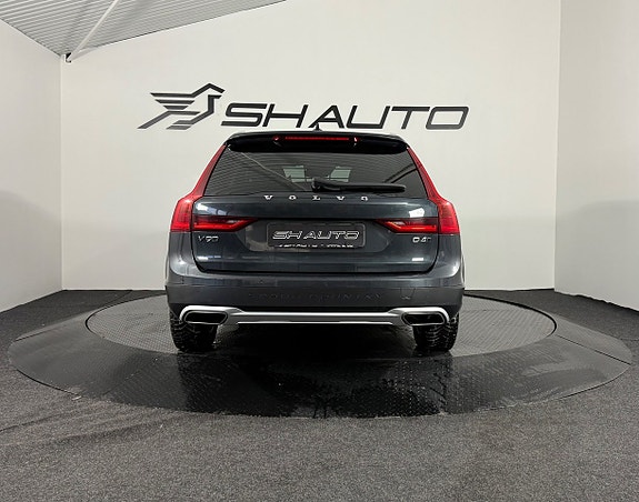 Volvo V90 Cross Country 7 of 21