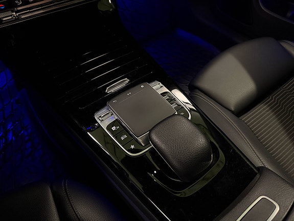 Mercedes-Benz CLA220 d 14 of 28