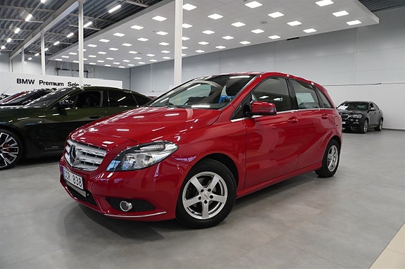 Mercedes-Benz B180 3 of 5