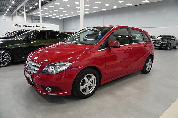 Mercedes-Benz B180 4 of 5