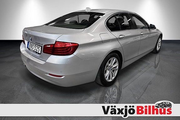 BMW 520d 4 of 5