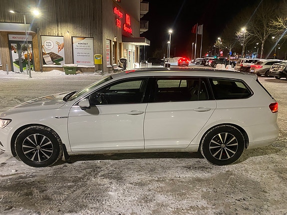 Volkswagen Passat 2 of 4