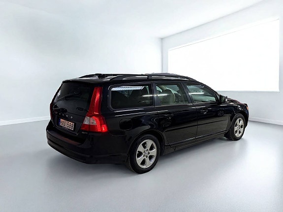 Volvo V70 7 of 15