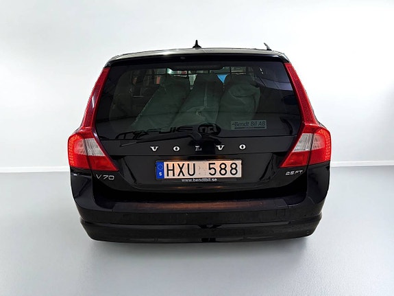 Volvo V70 3 of 15