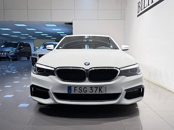 BMW 530i 2 of 5