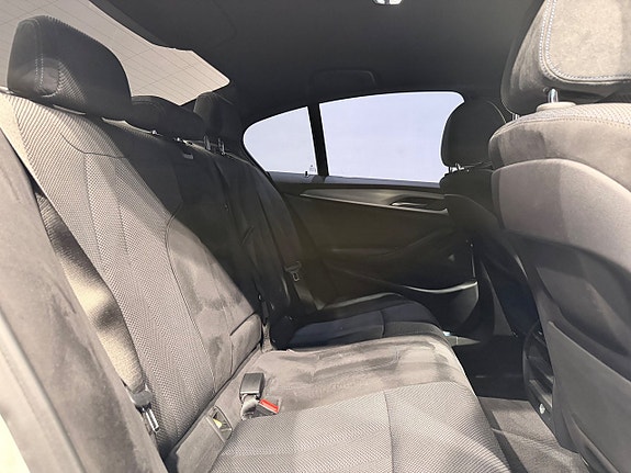 BMW 530i 7 of 12