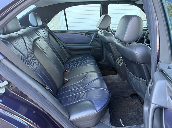 Mercedes-Benz E50 11 of 12