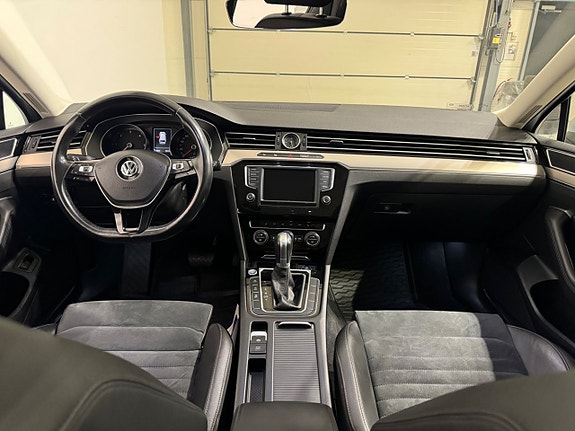 Volkswagen Passat 13 of 20