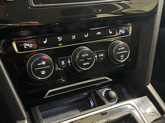 Volkswagen Passat 17 of 20
