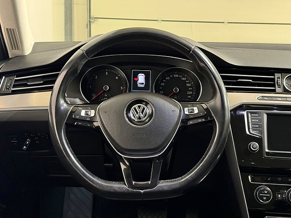 Volkswagen Passat 14 of 20