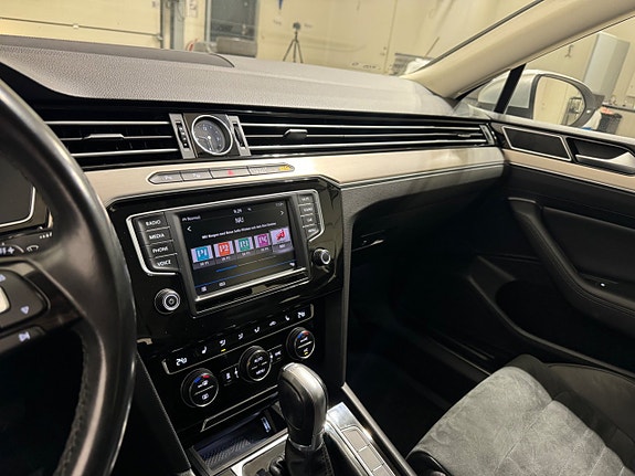 Volkswagen Passat 18 of 20
