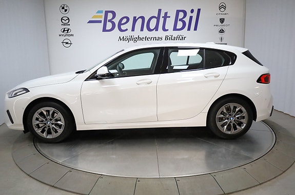 BMW 120 9 of 23