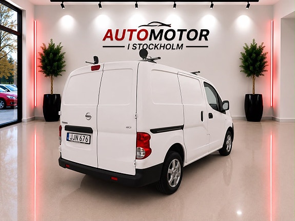 Nissan NV200 5 of 5