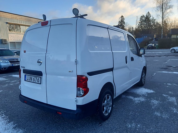 Nissan NV200 4 of 5