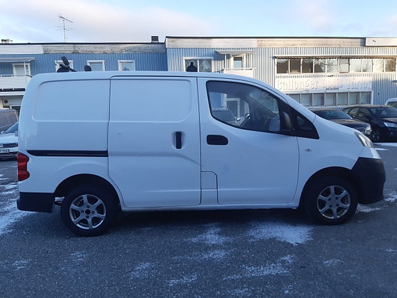 Nissan NV200 3 of 5
