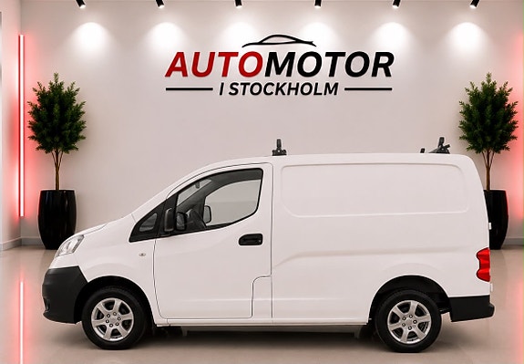 Nissan NV200 3 of 5