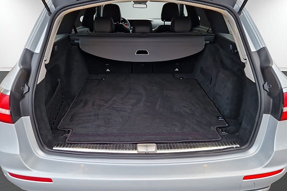 Mercedes-Benz E220 7 of 14