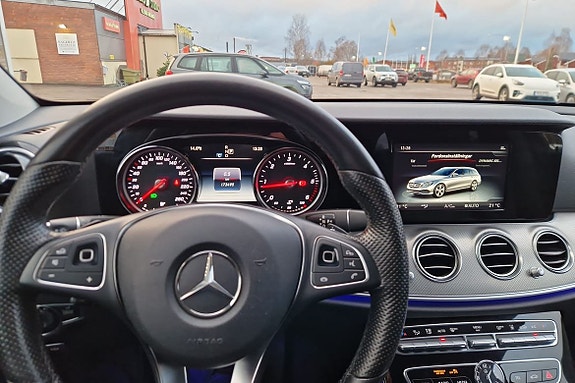 Mercedes-Benz E220 12 of 14