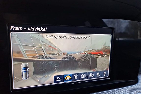 Mercedes-Benz E220 14 of 14