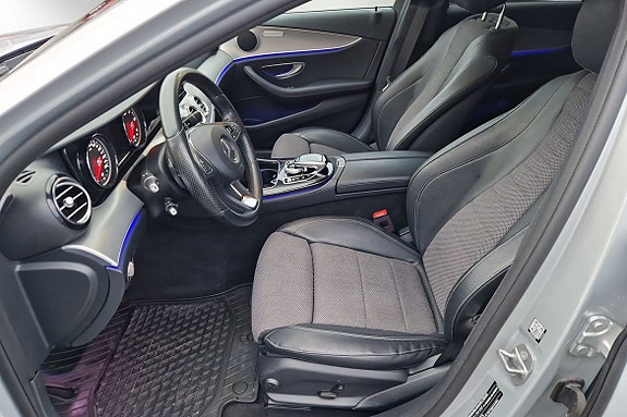 Mercedes-Benz E220 4 of 5