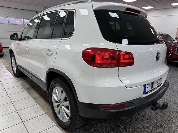 Volkswagen Tiguan 3 of 21