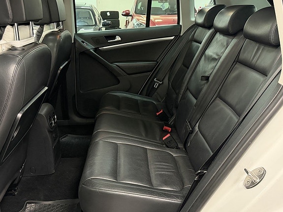 Volkswagen Tiguan 15 of 21