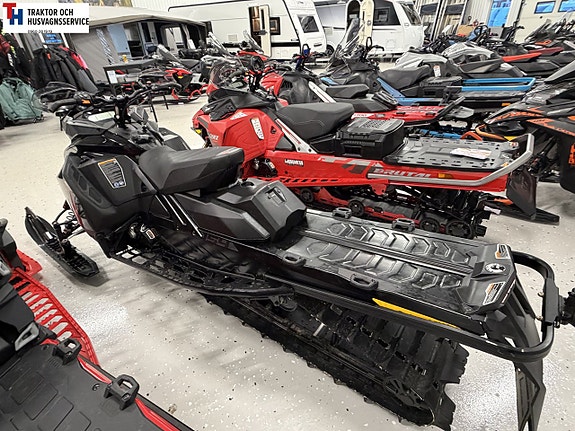 Ski-Doo Backcountry XRS 850 -22 . 5 of 7