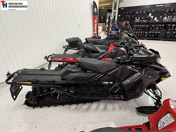 Ski-Doo Backcountry XRS 850 -22 . 3 of 7