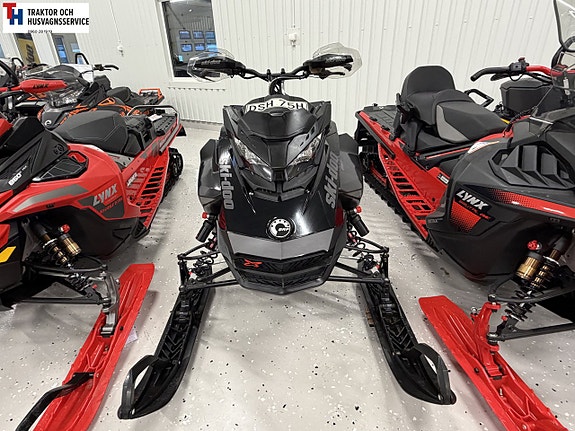 Ski-Doo Backcountry XRS 850 -22 . 6 of 7