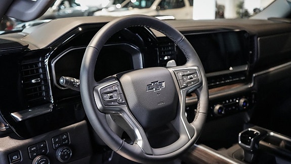Chevrolet Silverado EV 12 of 24