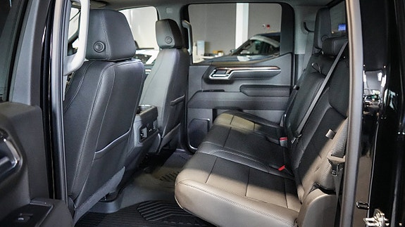 Chevrolet Silverado EV 15 of 24