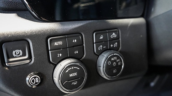 Chevrolet Silverado EV 17 of 24