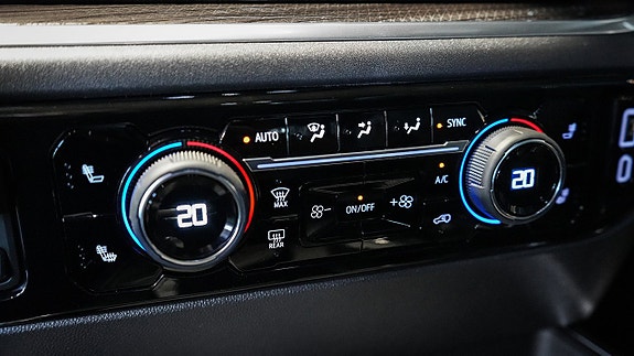 Chevrolet Silverado EV 21 of 24