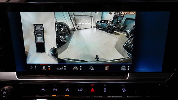 Chevrolet Silverado EV 20 of 24