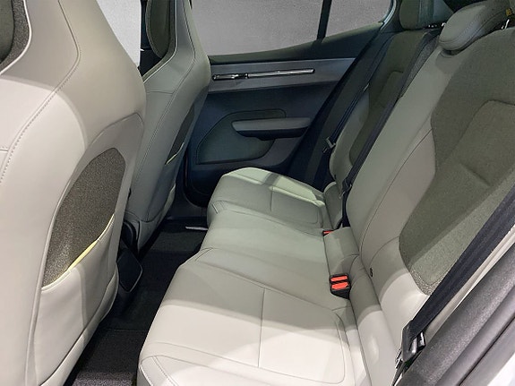 Volvo EX30 4 of 10