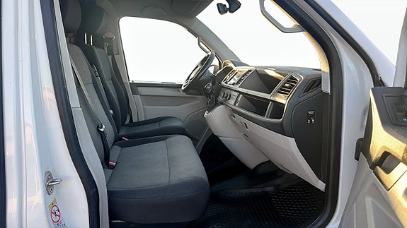 Volkswagen Transporter 3 of 5