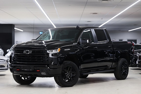 Chevrolet Silverado 4 of 5