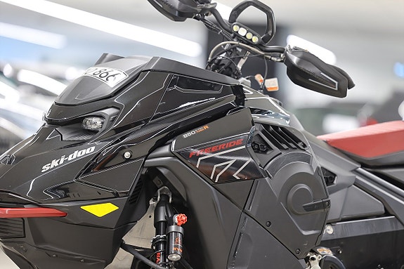 Ski-Doo Freeride 850 Turbo R 154" 10,25" Display 100MIL 5 of 20