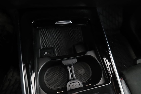 Mercedes-Benz GLB250+ 17 of 21