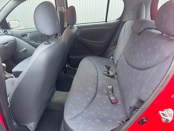 Toyota Yaris 20 of 21