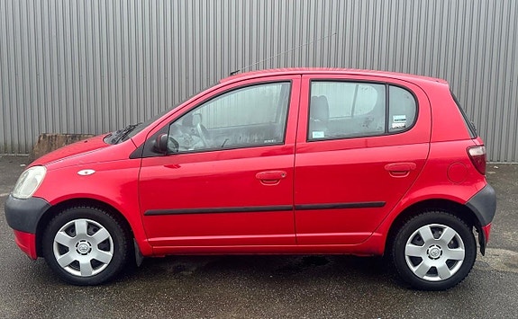 Toyota Yaris 4 of 21