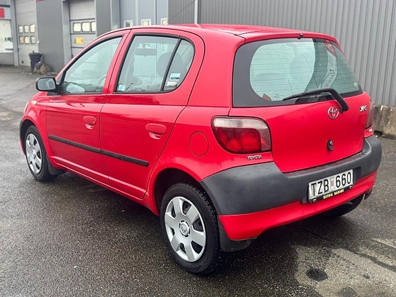 Toyota Yaris 5 of 21