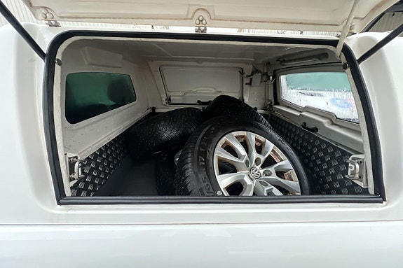 Volkswagen Amarok 13 of 16