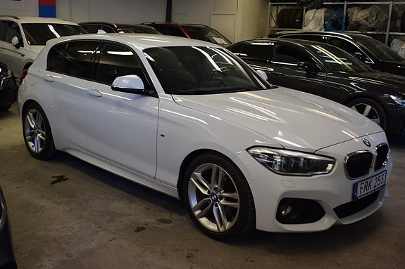 BMW 118d 2 of 5