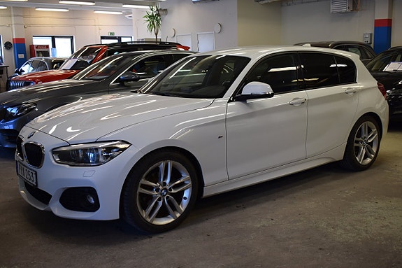 BMW 118d 3 of 5