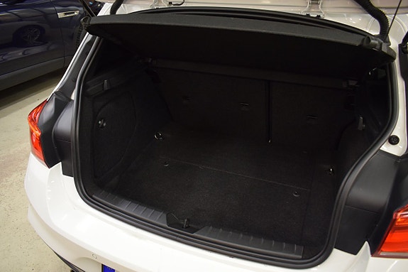BMW 118d 13 of 14