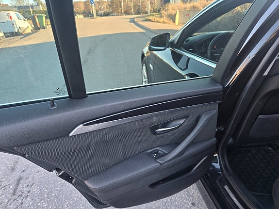 BMW 520d 13 of 30